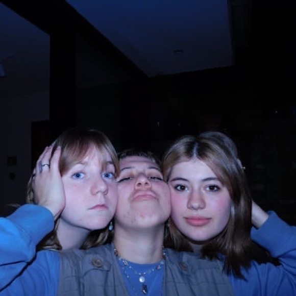 Meet your Posher, Cam - Picture 1 of 1